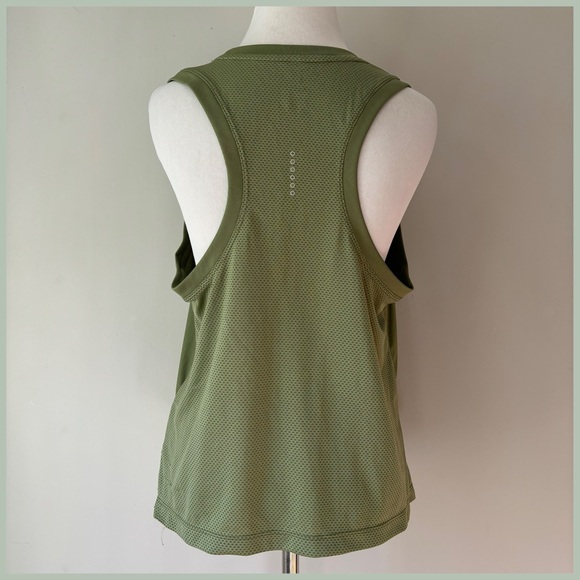 Nike Tank Top - Picture 5 of 7